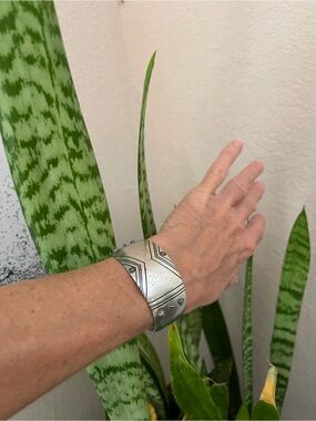 House of Harlow 1960 Silver-Tone Engraved Cuff Bracelet - Silver